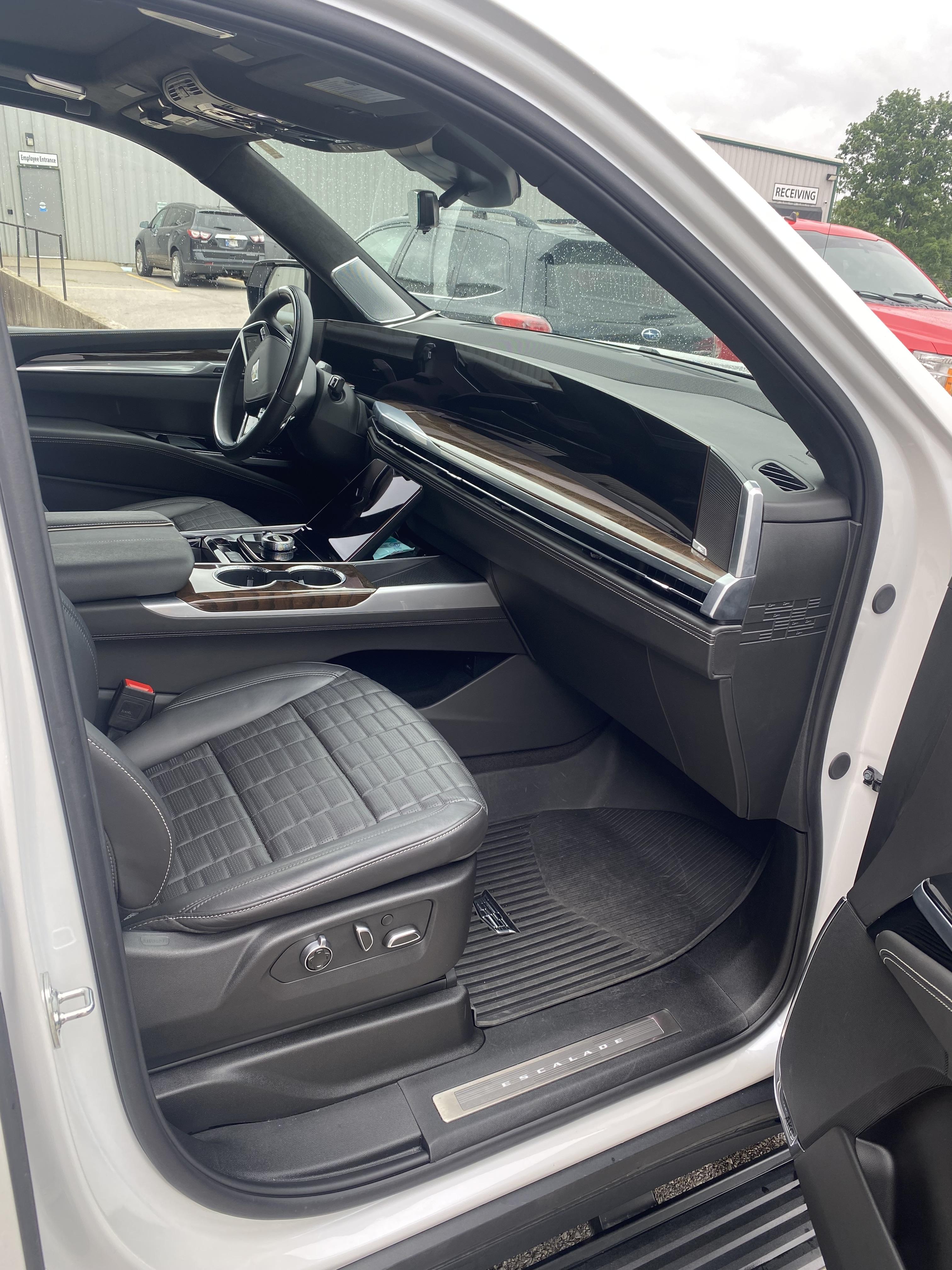 Cadillac Escalade front seat and dashboard, freshly detailed